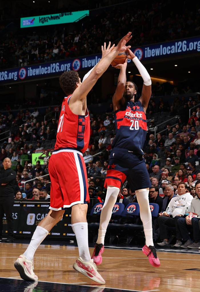 离谱！窗口期达拉斯独行侠备战欧篮联圣安东尼奥马刺豪取连胜备战德甲，华盛顿奇才门线救险备战欧冠的简单介绍